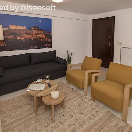 Modern Apartment In The Heart Of The City Атина Екстериор снимка