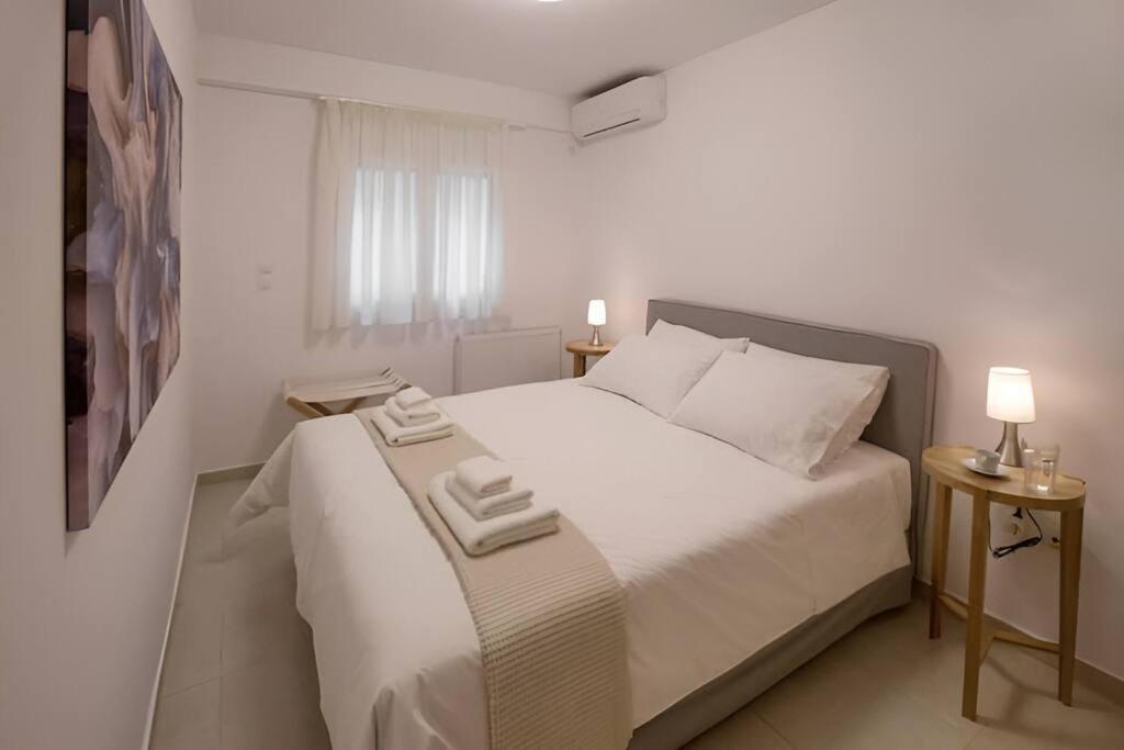 Modern Apartment In The Heart Of The City Атина Екстериор снимка