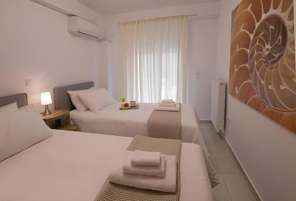 Modern Apartment In The Heart Of The City Атина Екстериор снимка